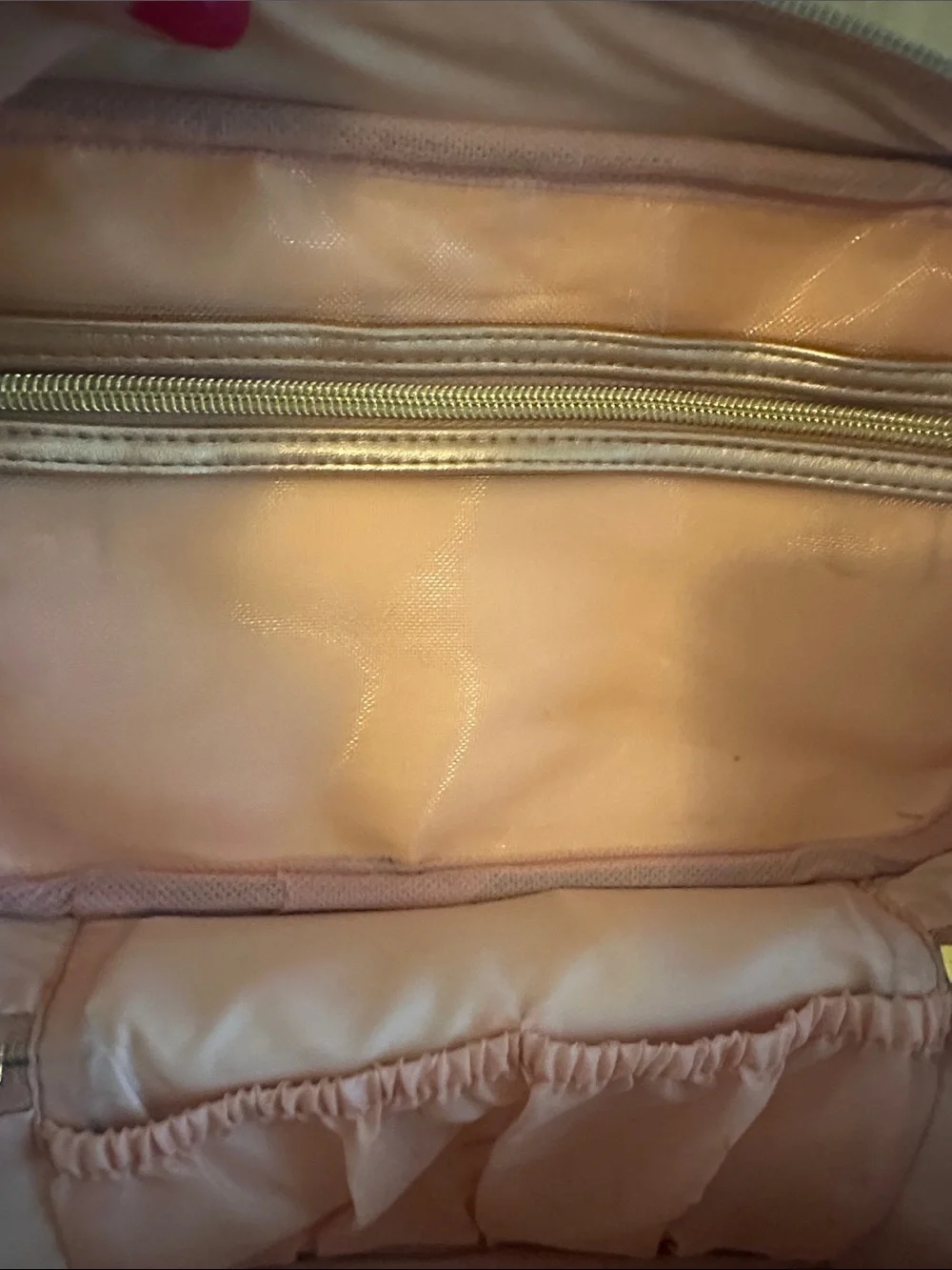 ⭐️ Jeffree Star Metallic Rose Train Case